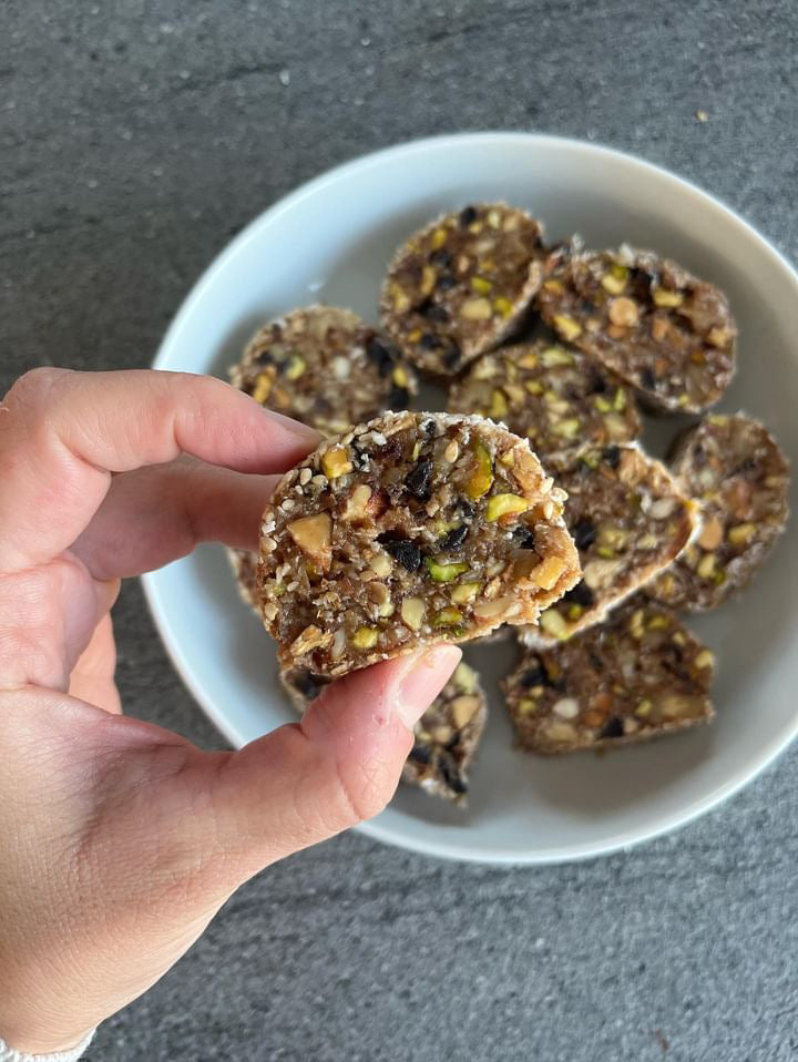 DATE & NUT ROLL – MUNCH A BUNCH