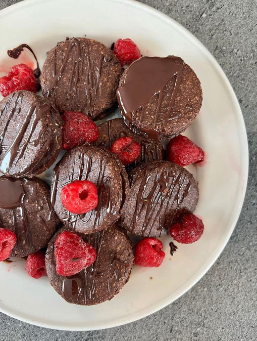 CHOCOLATE RASPBERRY SANDWICH COOKIES