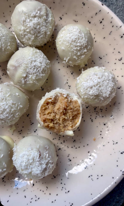 WHITE CHOC COCONUT ZING BALLS