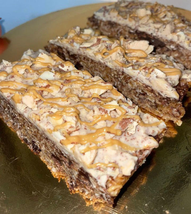 WHITE CHOCOLATE PEANUT BUTTER PROTEIN BARS