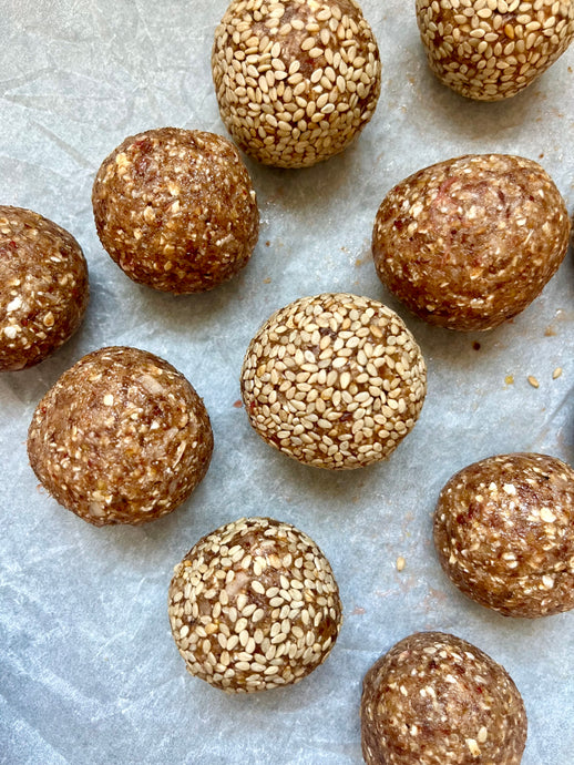 PEANUT BUTTER & JELLY BALLS