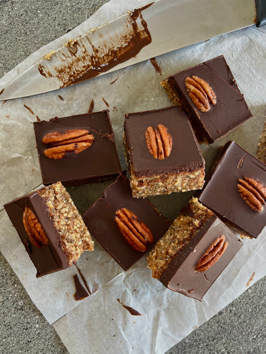 CHOCOLATE PECAN BITES