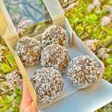 Load image into Gallery viewer, WHITE CHOC COCONUT BUNDLE