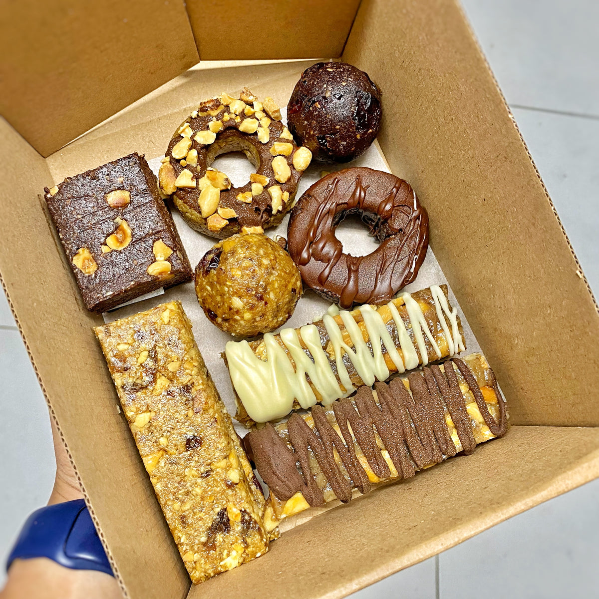 MIXED ASSORTMENT BOX – MUNCH A BUNCH