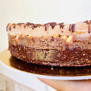 SNICKERS CAKE