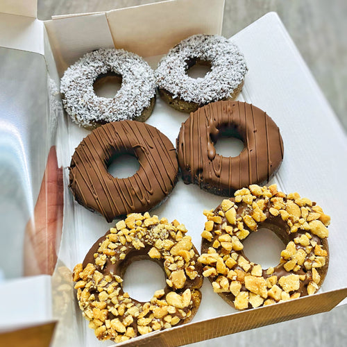 DELUXE DONUTS