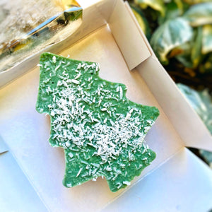 MINI CHRISTMAS TREE CAKE