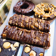 Load image into Gallery viewer, MIXED TREAT BOX