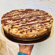 Load image into Gallery viewer, SNICKERS CAKE